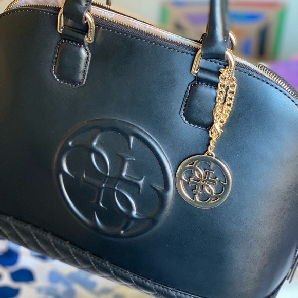 Guess handbag - Picture 6 of 6